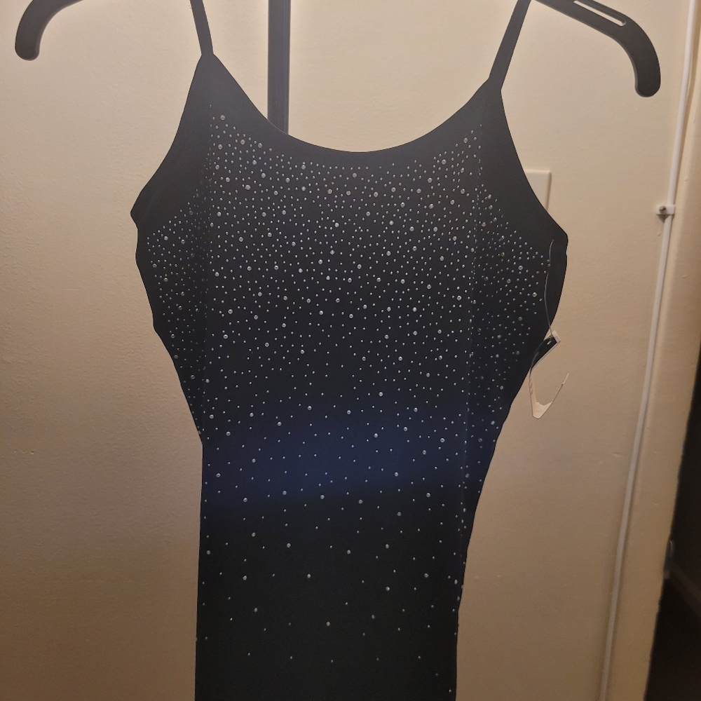 BRAND NEW TOP